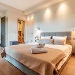 Luxury Helanes *